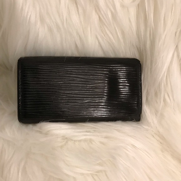 Authentic Louis Vuitton Black Epi 4 Key Holder - Picture 3 of 7